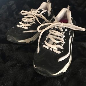 Sketcher tennis shoes